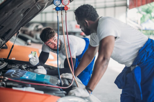 auto mechanics working